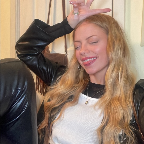 Meet your Posher, Mady - Picture 11 of 11